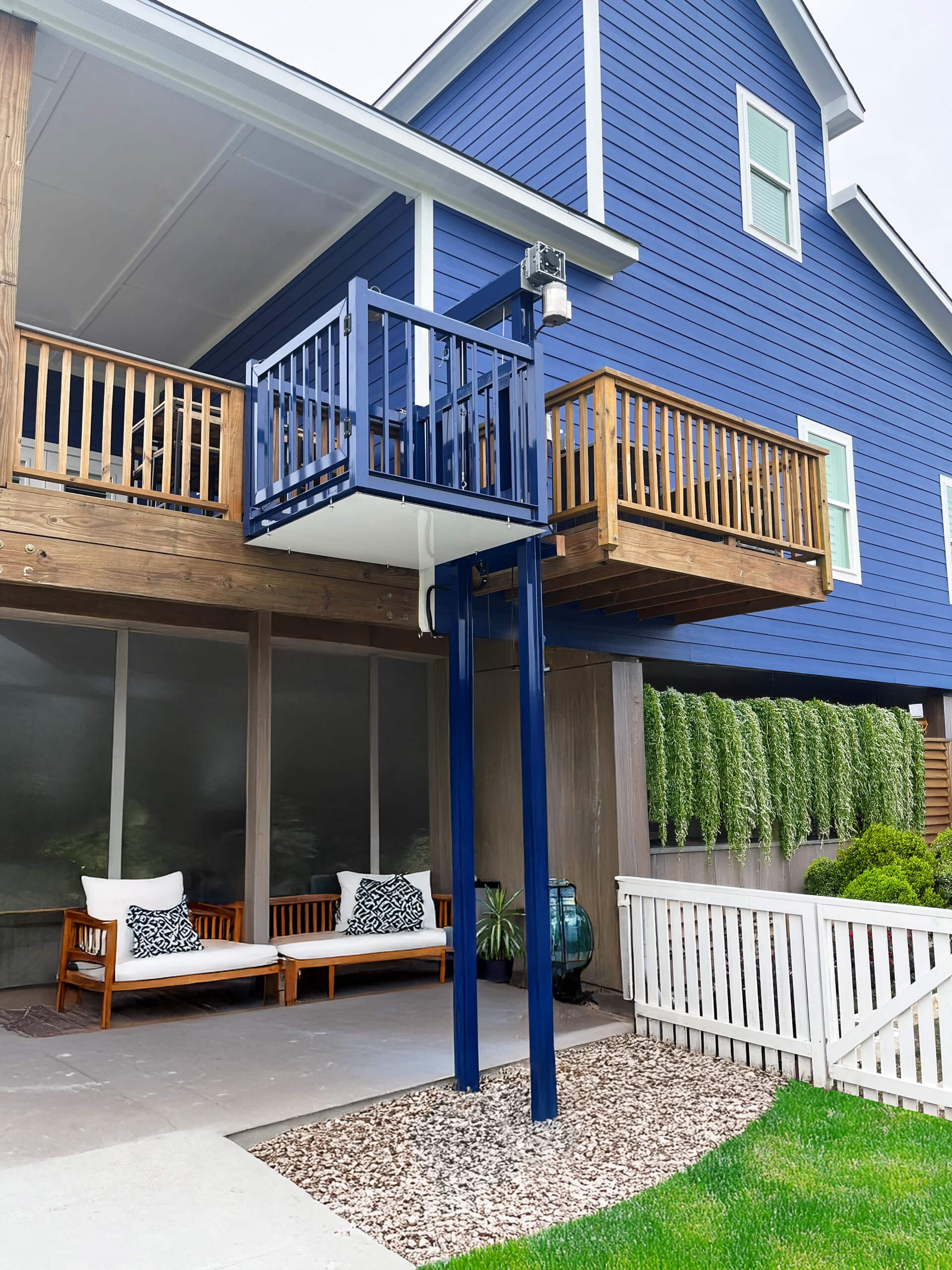Outdoor Elevators
