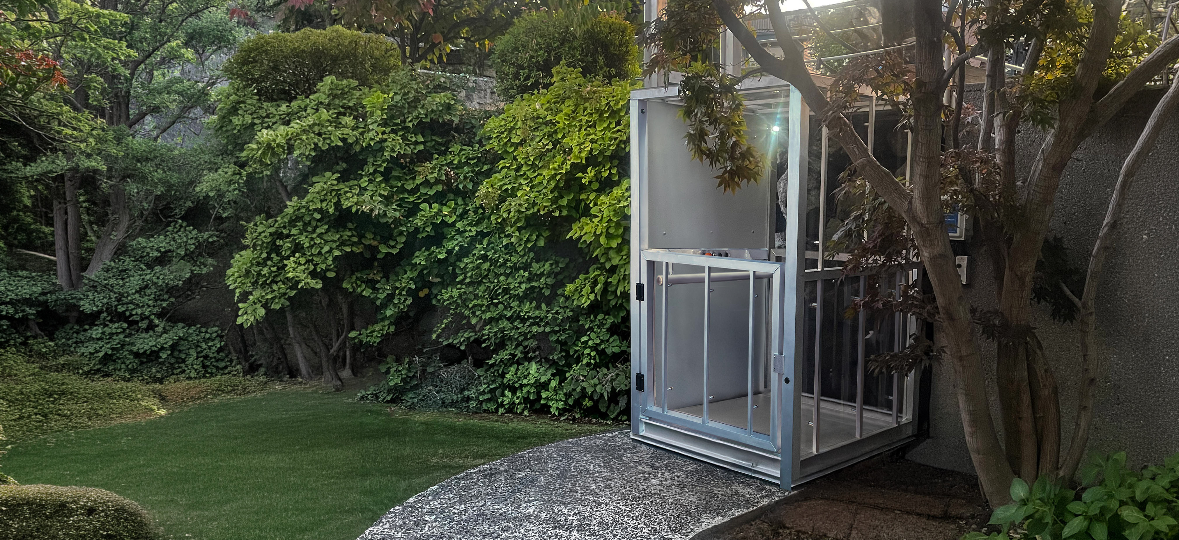 Luxury Residential Lakehouse Lift